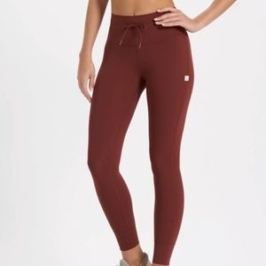 Vuori Daily Legging / Brick / Medium